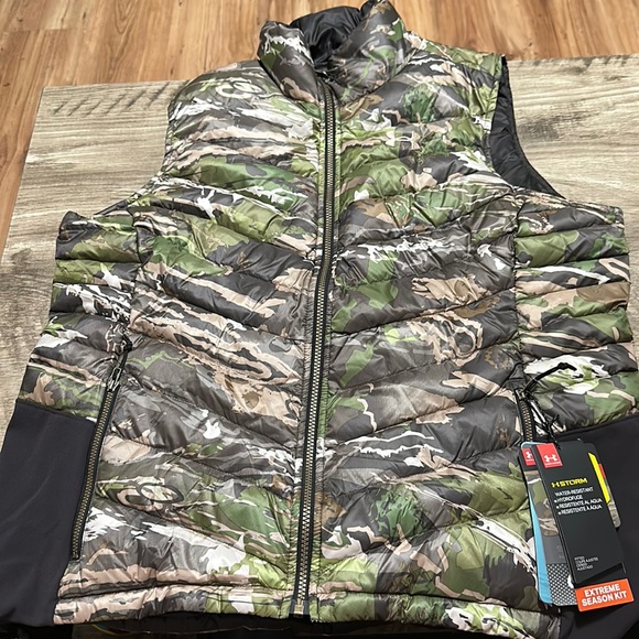 Under Armour Women’s Extreme Reversible Vest - Picture 1 of 5